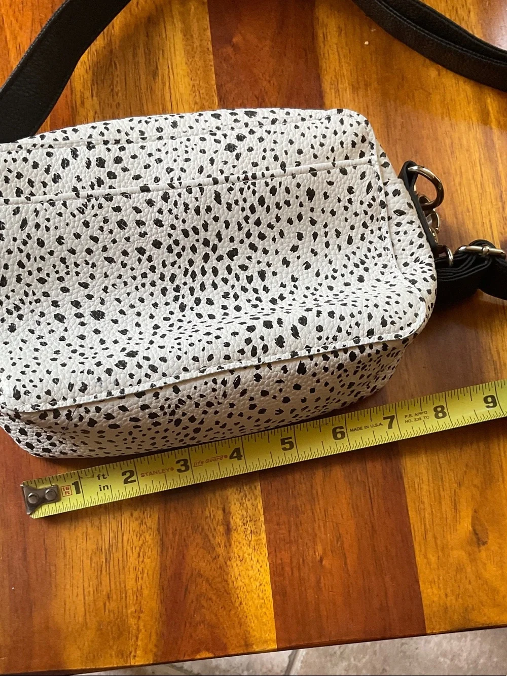 thirty-one White Crossbody Bag with Black Speckled Print